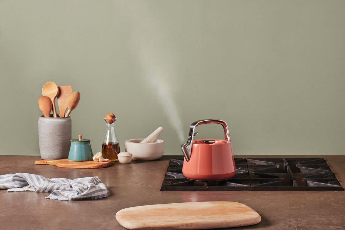 Can You Put a Ceramic Tea Pot On The Stove?